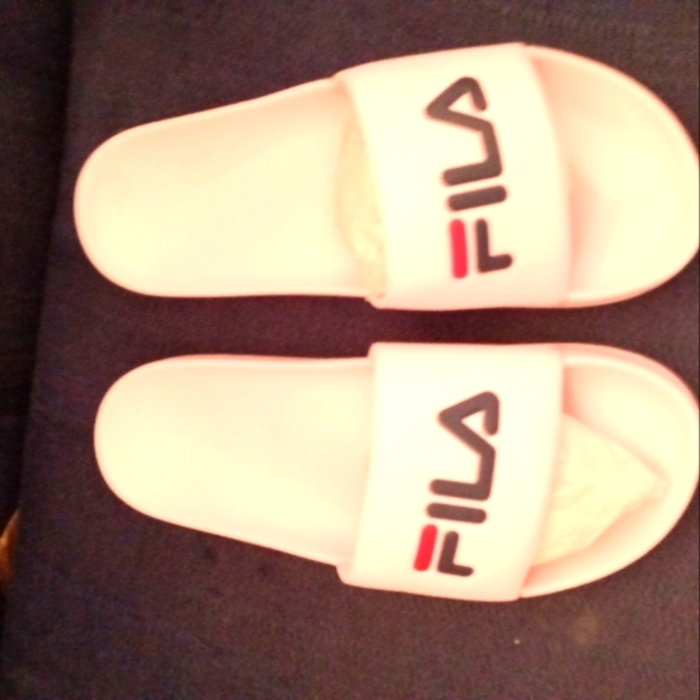 Women's FILA Size 9 Slippers